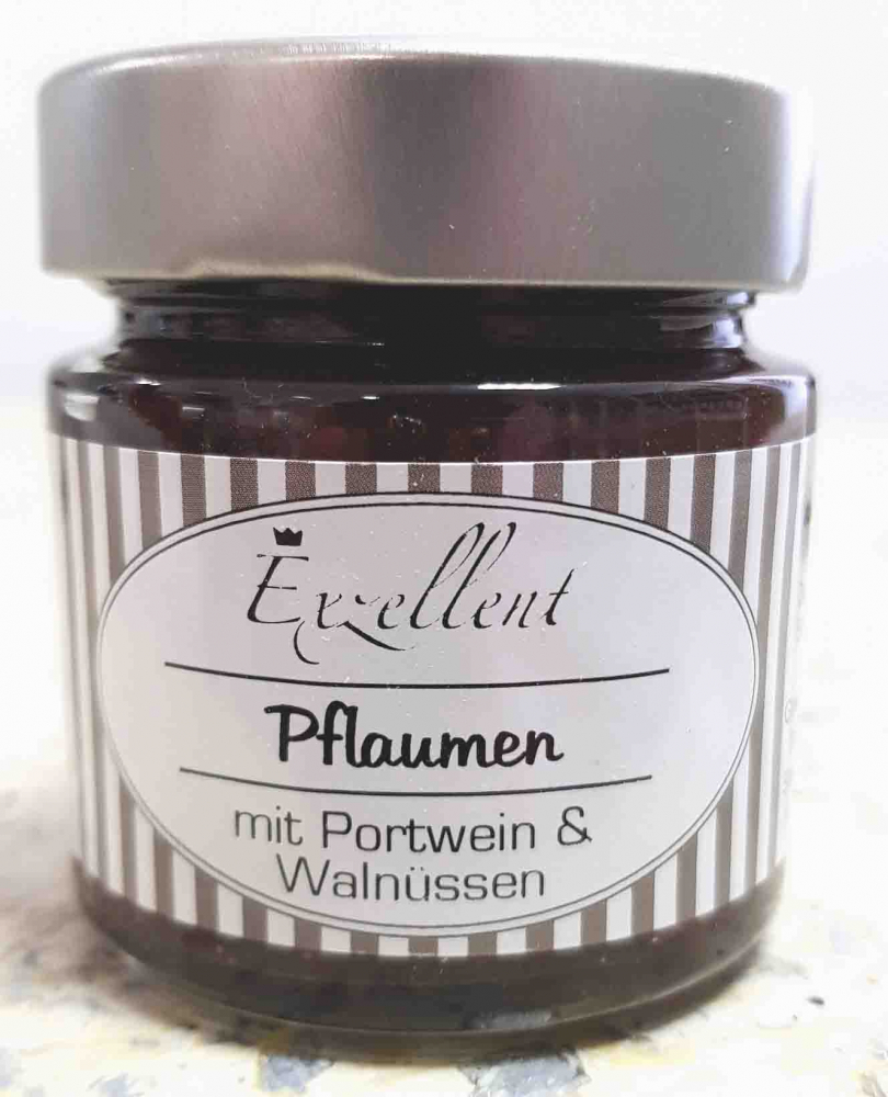 Pflaumen mit Portwein und Walnüssen - Fruchtaufstrich